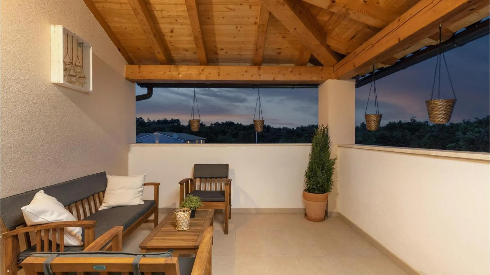 Nyaraló 4 Bedroom Lovely Home In Pusti Peresiji